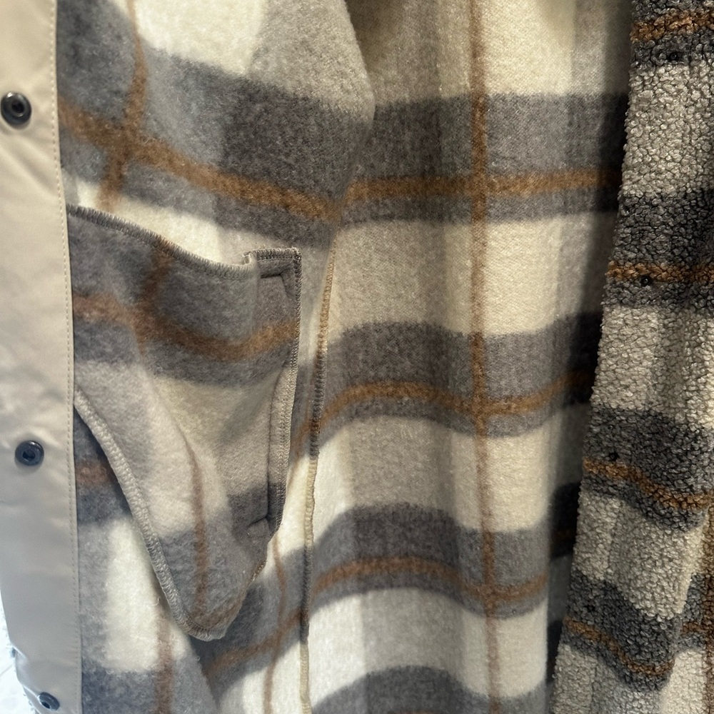Women's Aspen Sherpa Plaid Coat — Cream & Gray - Picture 4 of 4